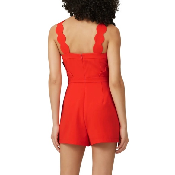 Adelyn Rae Lenora Scallop Romper Size Small - Picture 2 of 16